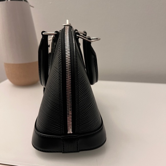 Louis Vuitton - Black Alma BB, Epi Leather, Designer Hand Bag, LV - Picture 7 of 12